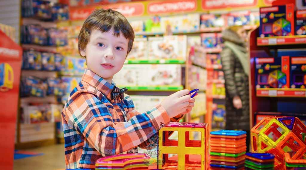 HOW TO OPEN A TOY STORE The Beginner's Guide - COVER